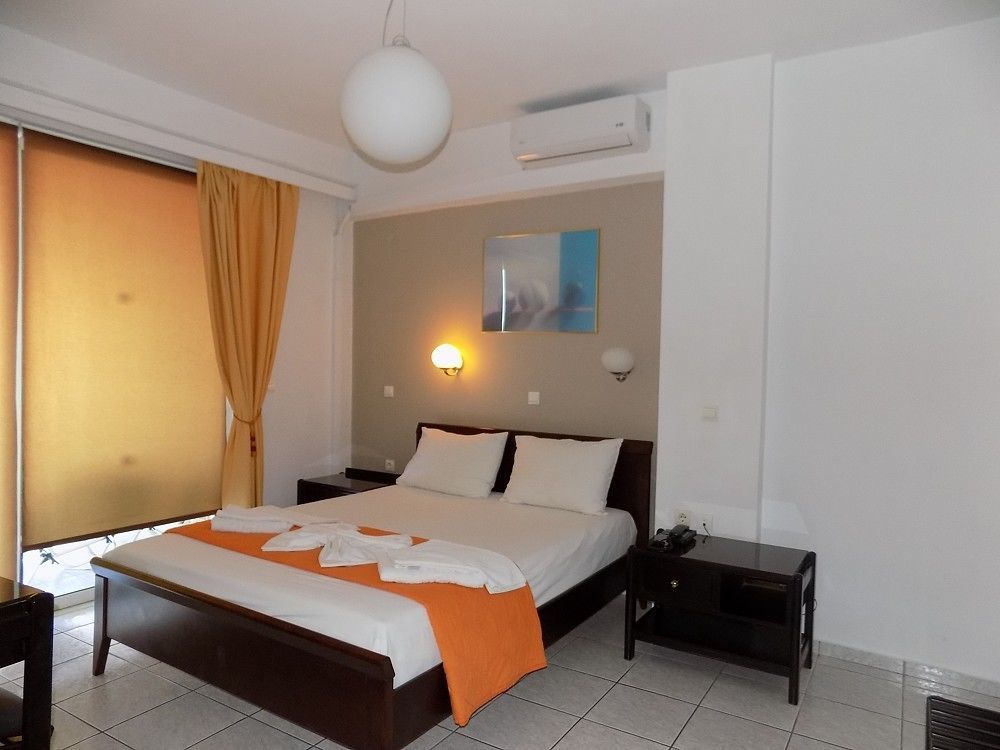 חאניה Hotel Christina מראה חיצוני תמונה