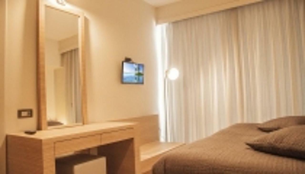 חאניה Hotel Christina מראה חיצוני תמונה