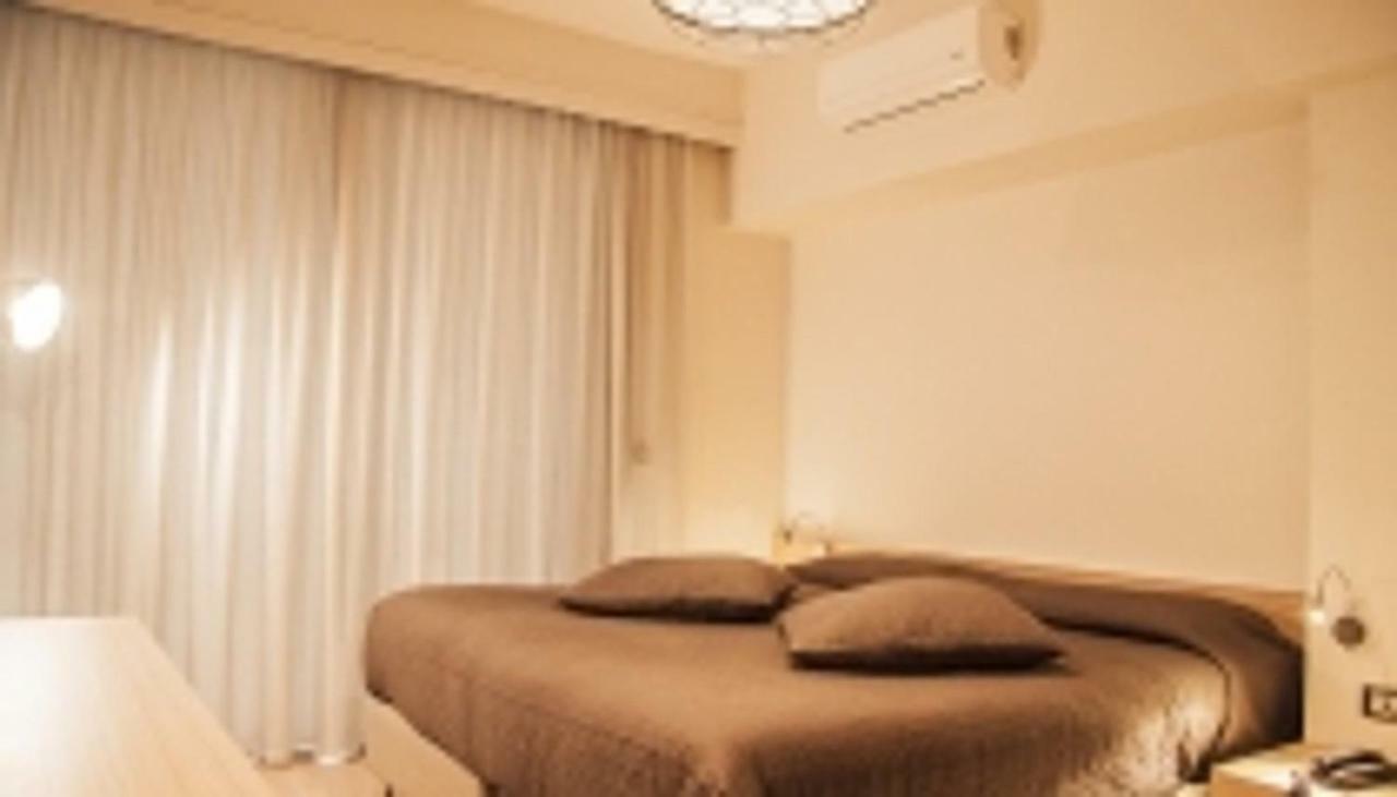 חאניה Hotel Christina מראה חיצוני תמונה